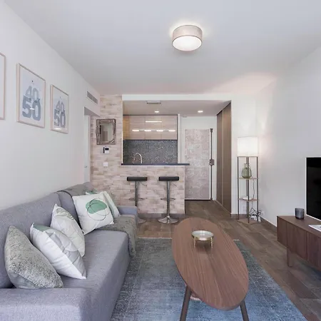 Amandier Du Moure Rouge Appartement Cannes