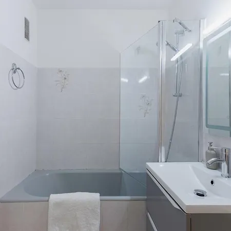 Apartment Amandier Du Moure Rouge