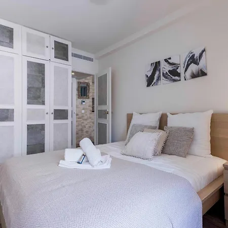 Appartement Amandier Du Moure Rouge Cannes