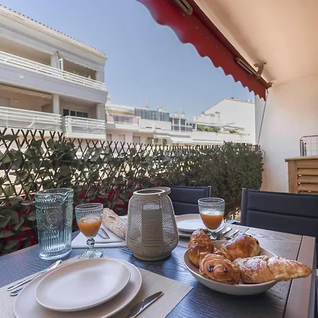 Amandier Du Moure Rouge Appartement