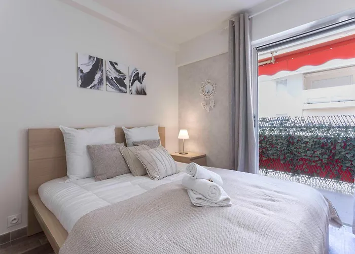 Apartman Amandier Du Moure Rouge