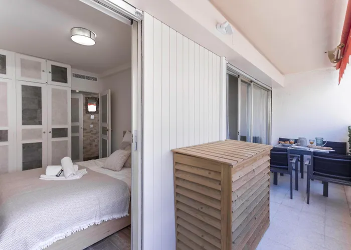 Apartman Amandier Du Moure Rouge